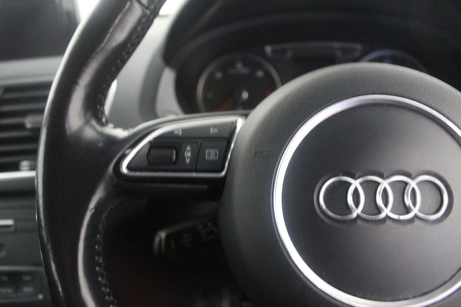 Used Audi Q3 2015 for sale - 77937830: Photo 47