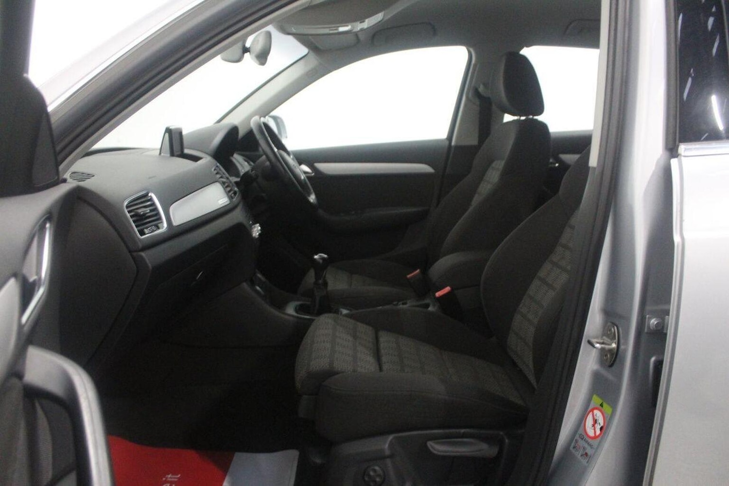 Used Audi Q3 2015 for sale - 77937830: Photo 52