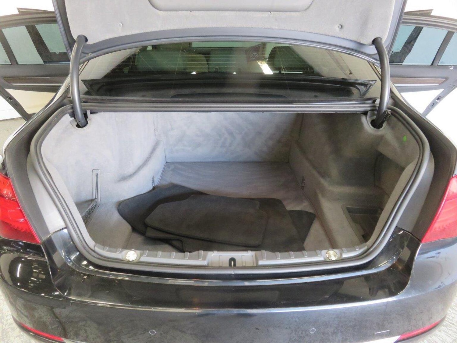 Used BMW 7 Series 2013 for sale - 76769348: Photo 23