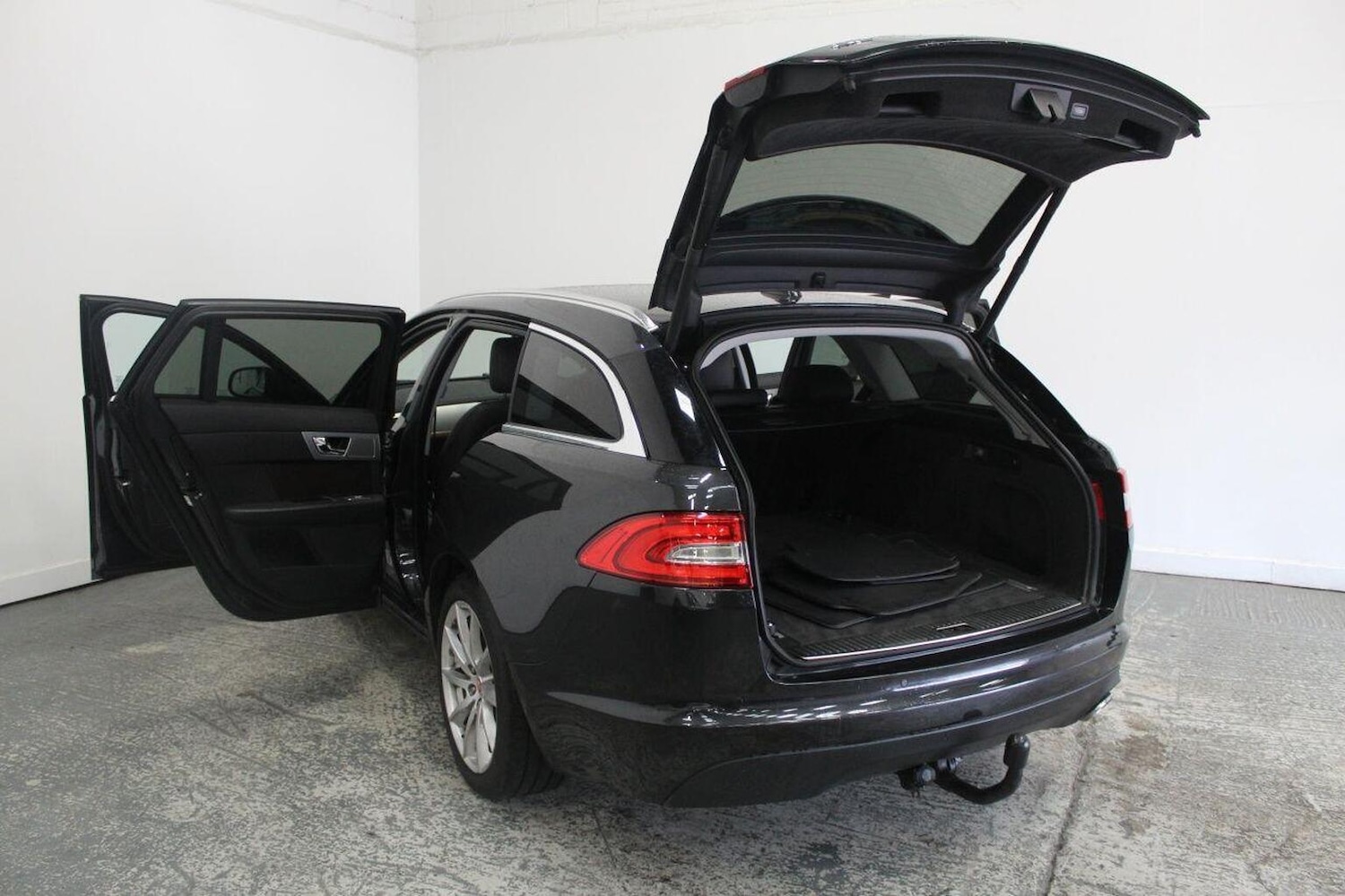 Used Jaguar XF 2014 for sale - 76268529: Photo 21