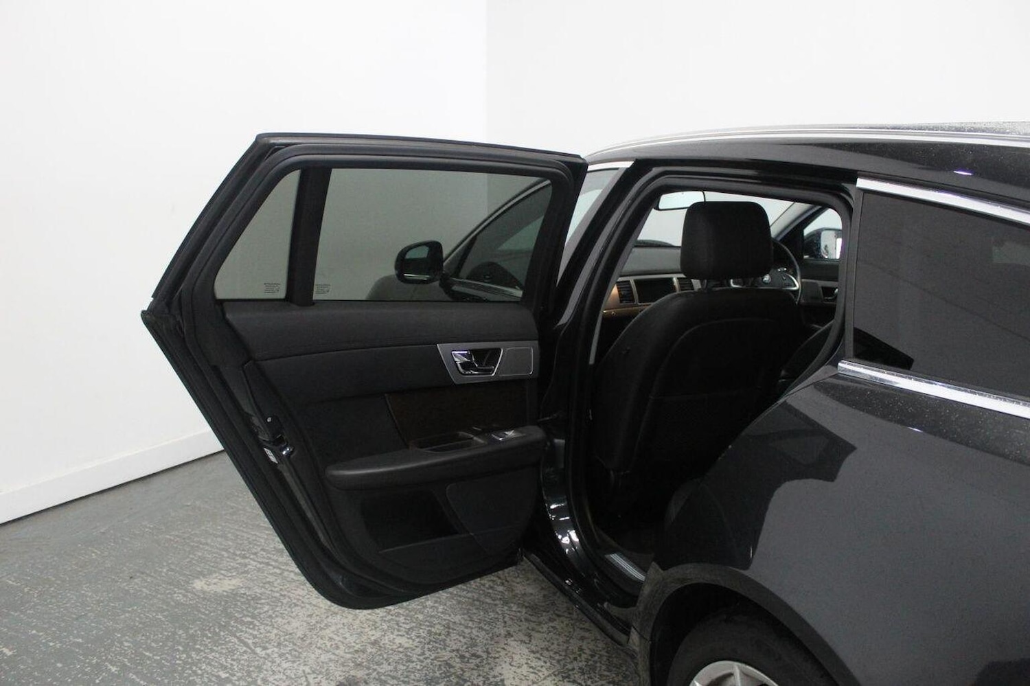 Used Jaguar XF 2014 for sale - 76268529: Photo 29