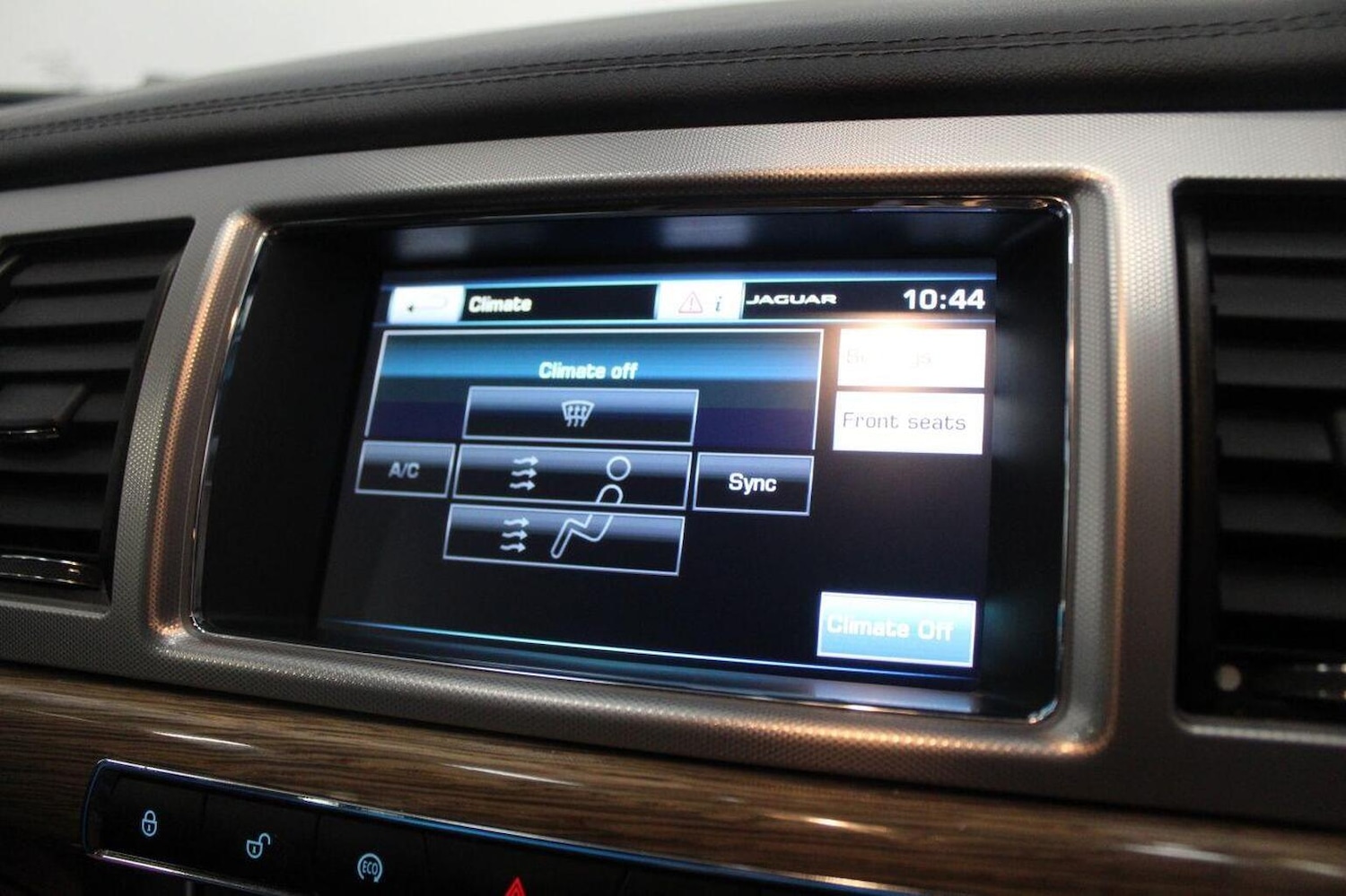 Used Jaguar XF 2014 for sale - 76268529: Photo 39