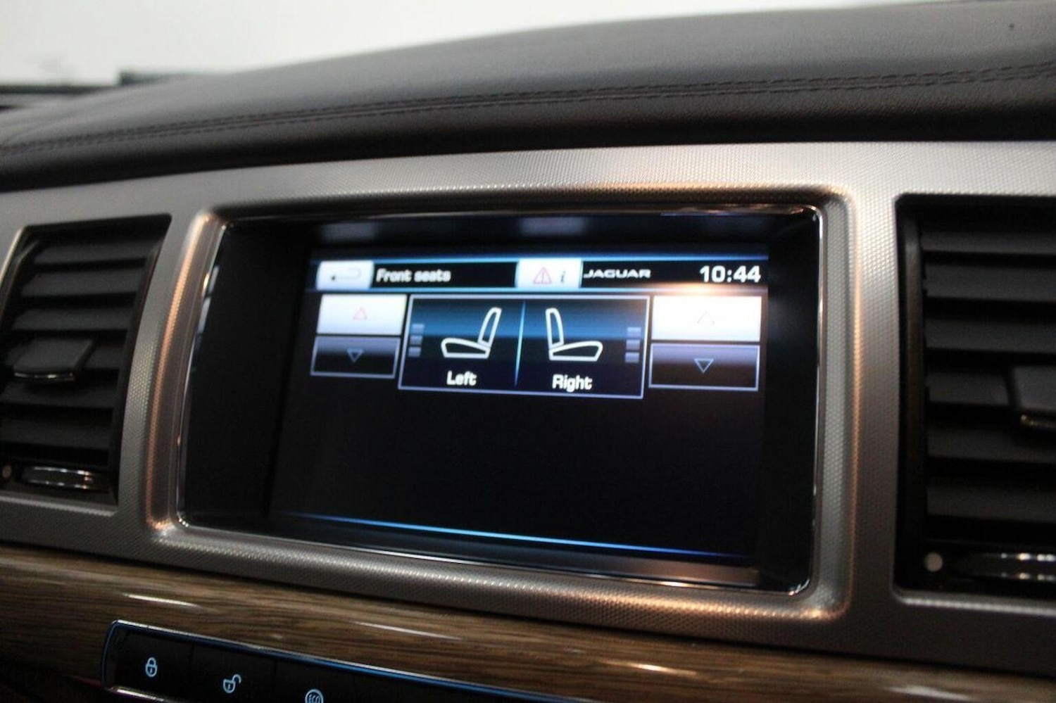 Used Jaguar XF 2014 for sale - 76268529: Photo 40