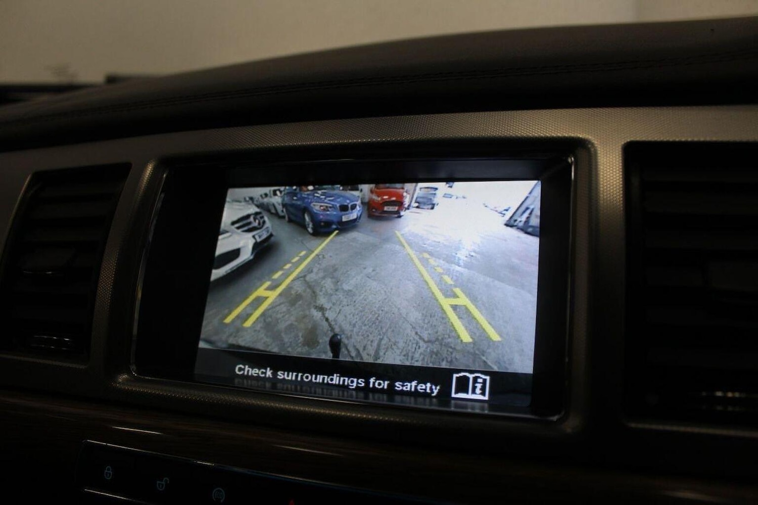 Used Jaguar XF 2014 for sale - 76268529: Photo 43