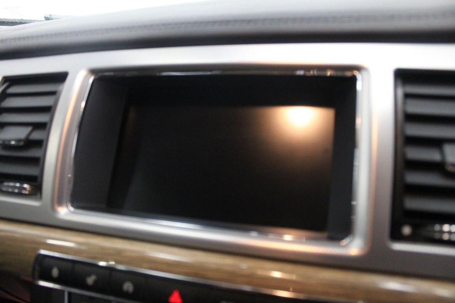 Used Jaguar XF 2014 for sale - 76268529: Photo 44