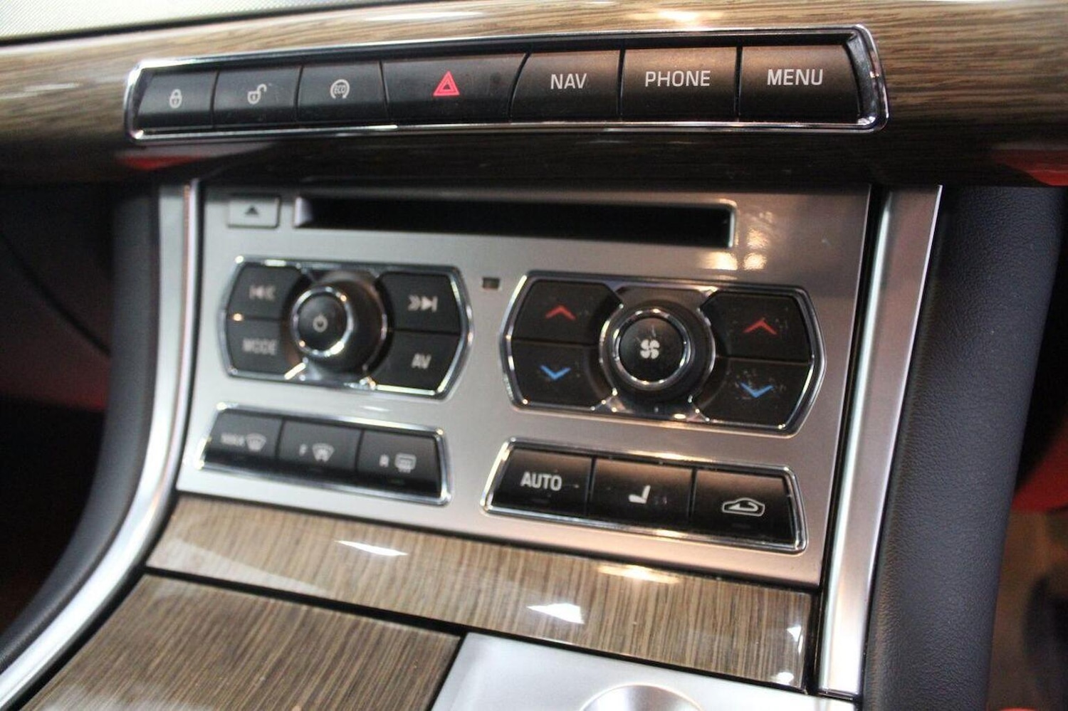 Used Jaguar XF 2014 for sale - 76268529: Photo 45