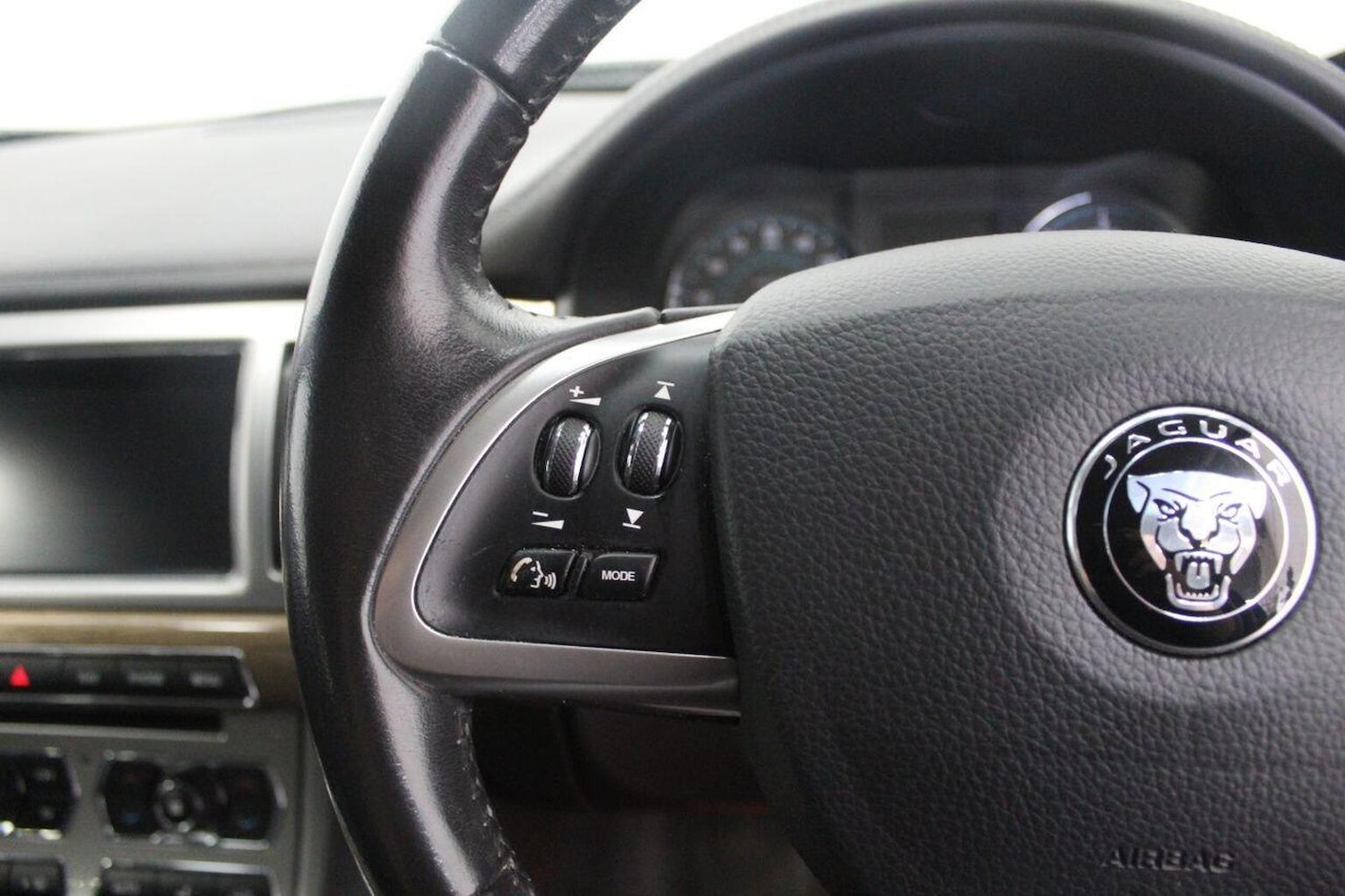 Used Jaguar XF 2014 for sale - 76268529: Photo 49