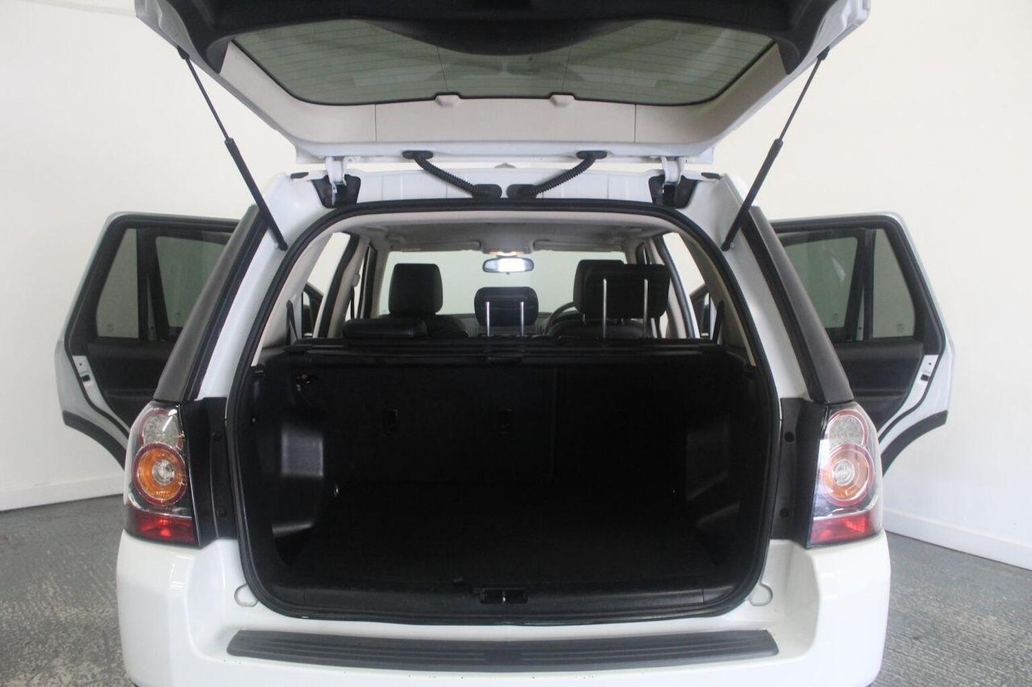 Used Land Rover Freelander 2 2014 for sale - 77937848: Photo 24