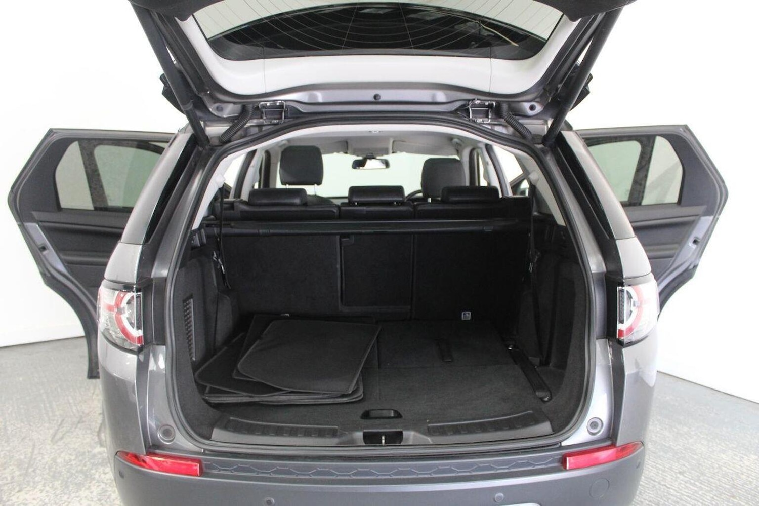 Used Land Rover Discovery Sport 2017 for sale - 76334732: Photo 25