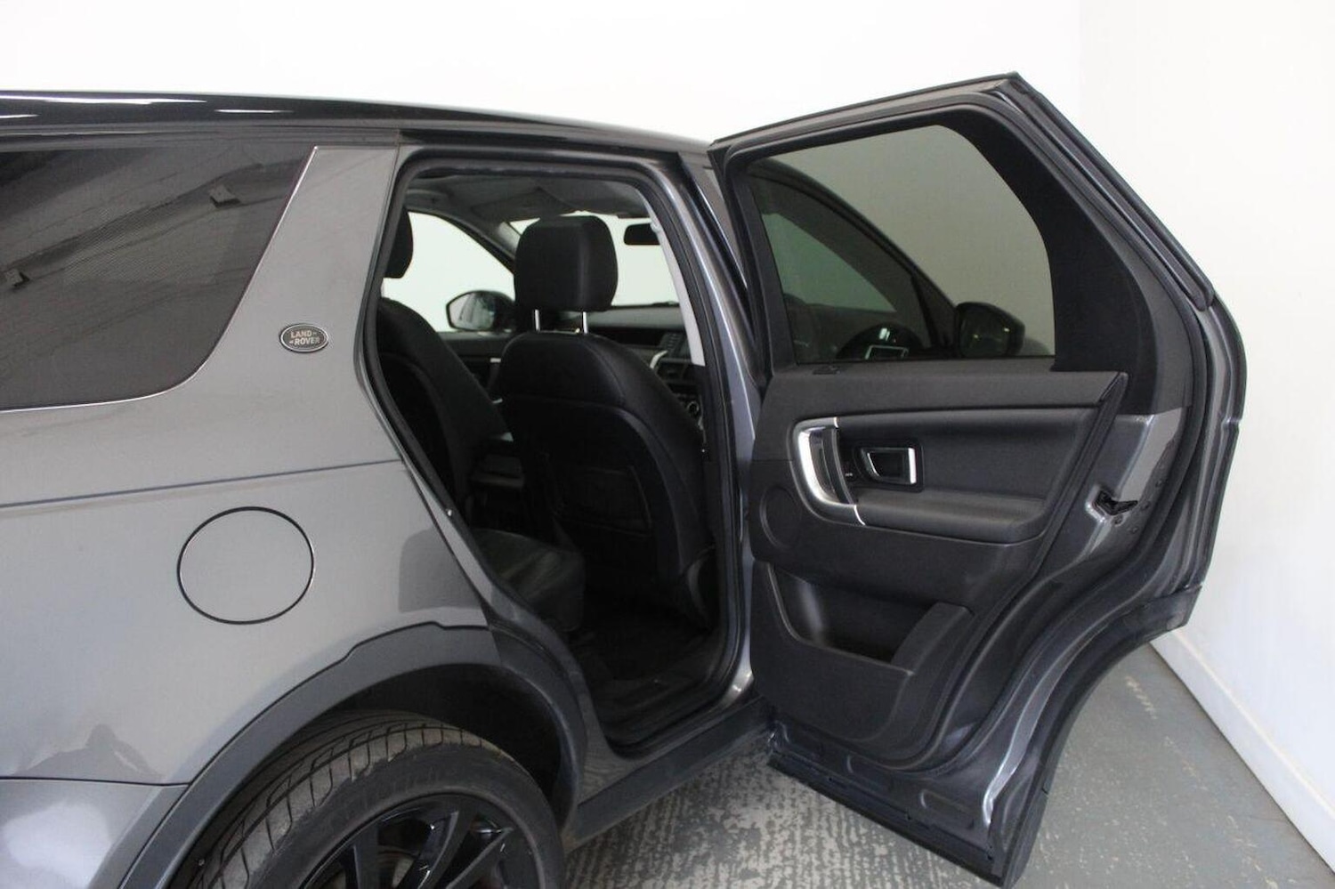 Used Land Rover Discovery Sport 2017 for sale - 76334732: Photo 28