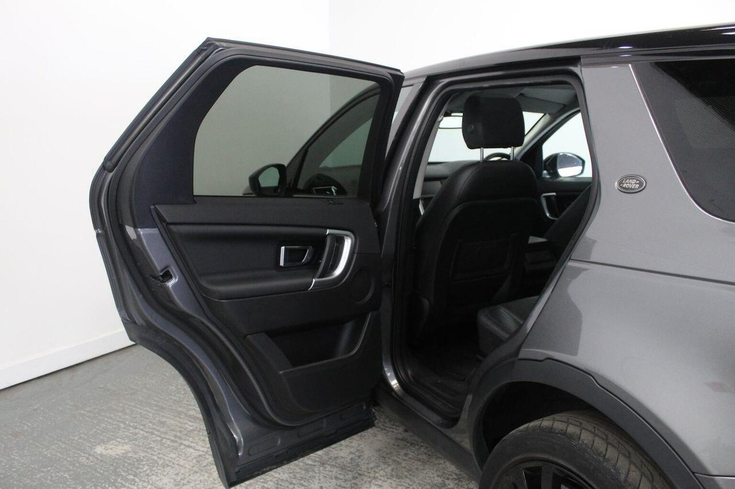 Used Land Rover Discovery Sport 2017 for sale - 76334732: Photo 30