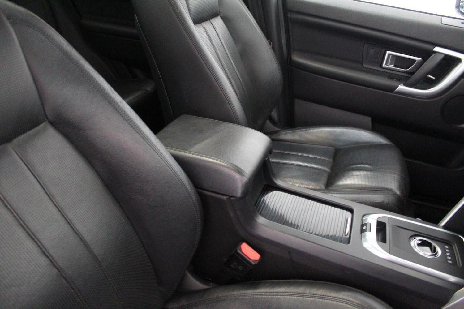 Used Land Rover Discovery Sport 2017 for sale - 76334732: Photo 50