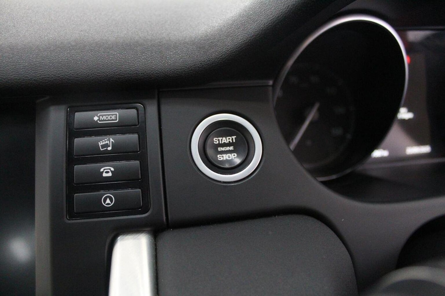 Used Land Rover Discovery Sport 2017 for sale - 76334732: Photo 51