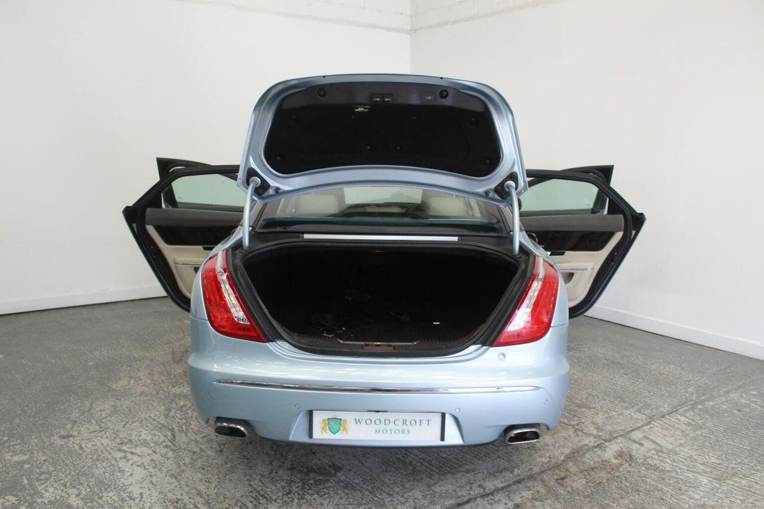 Used Jaguar XJ 2011 for sale - 75938380: Photo 22