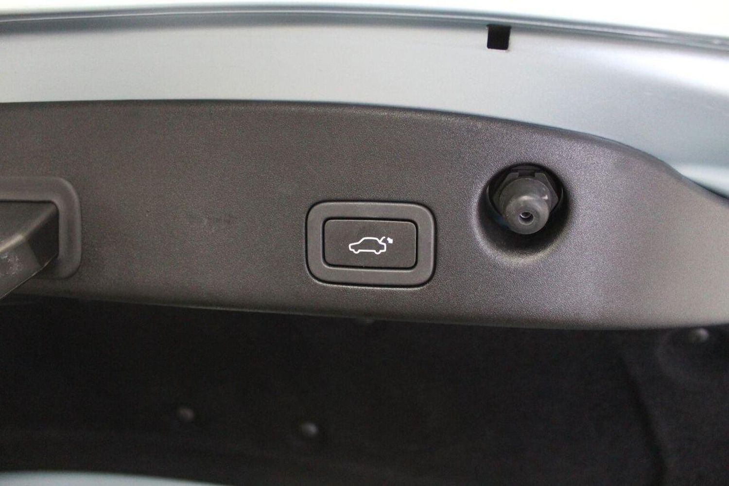 Used Jaguar XJ 2011 for sale - 75938380: Photo 24