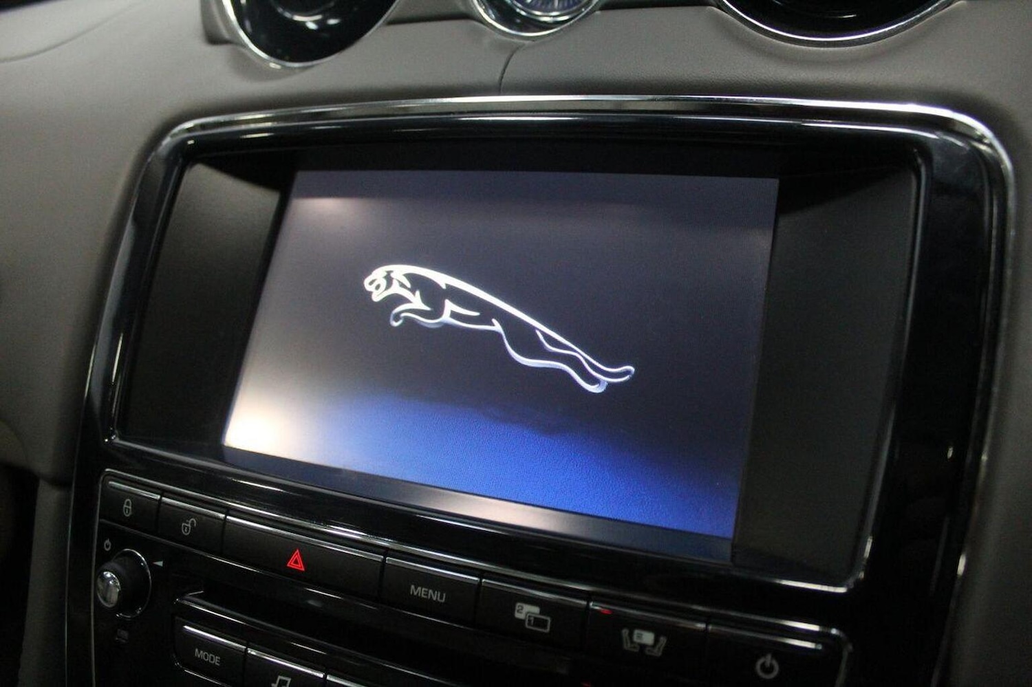 Used Jaguar XJ 2011 for sale - 75938380: Photo 37