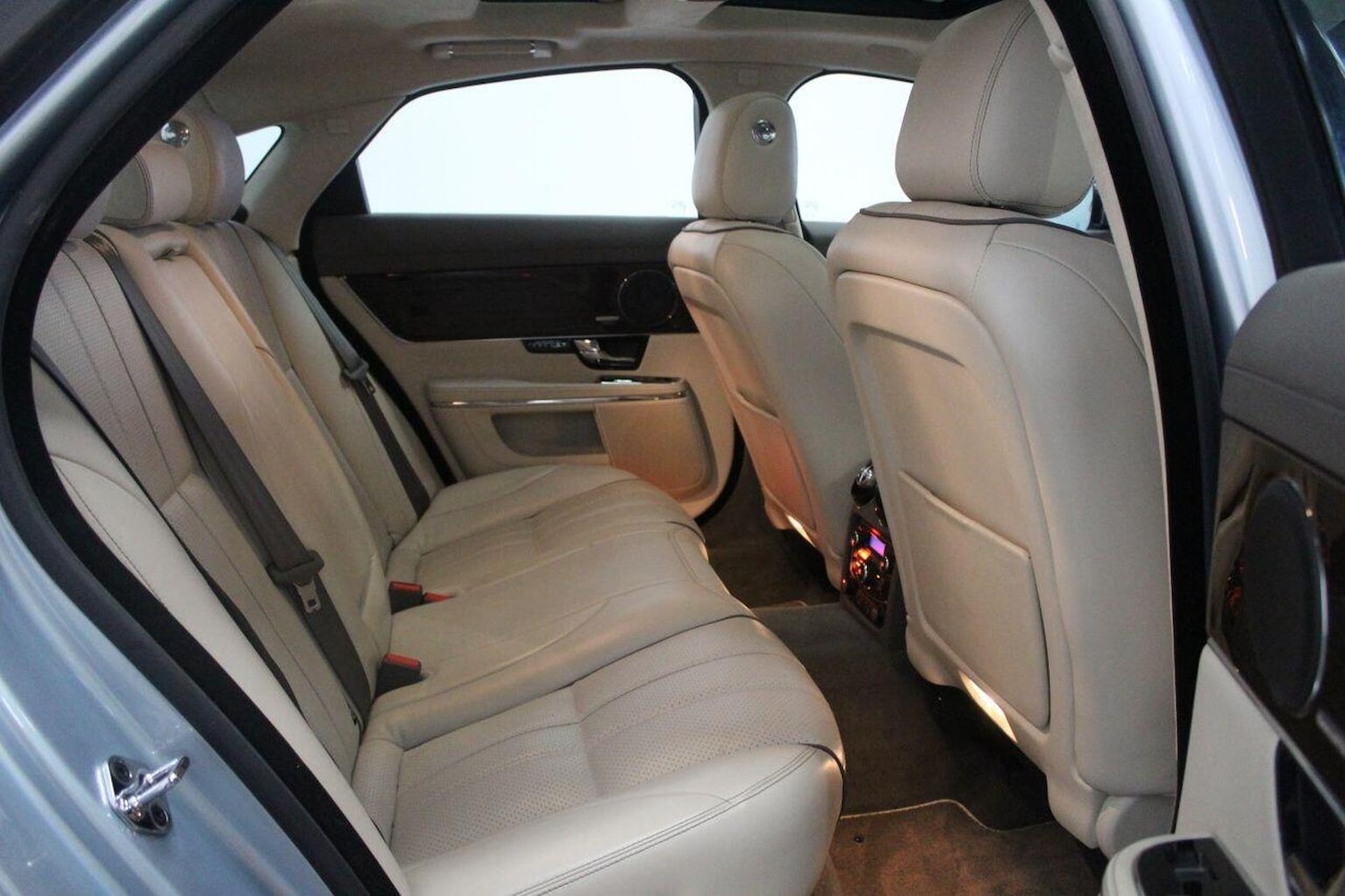 Used Jaguar XJ 2011 for sale - 75938380: Photo 61