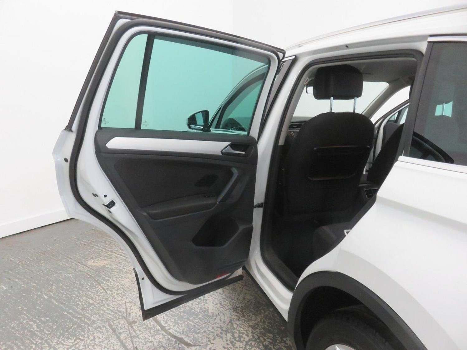 Used Volkswagen Tiguan 2017 for sale - 77938033: Photo 26