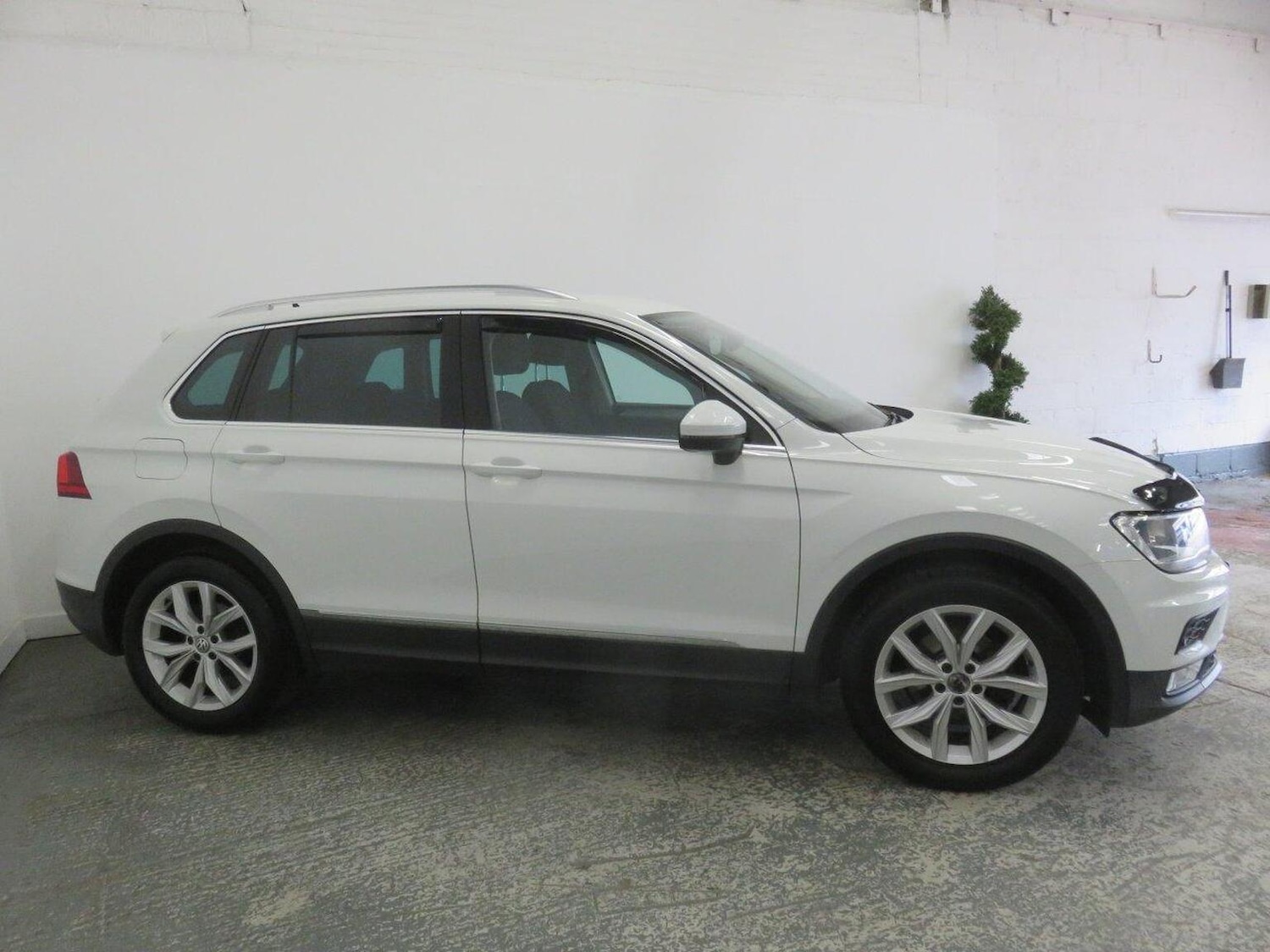 Used Volkswagen Tiguan 2017 for sale - 77938033: Photo 4