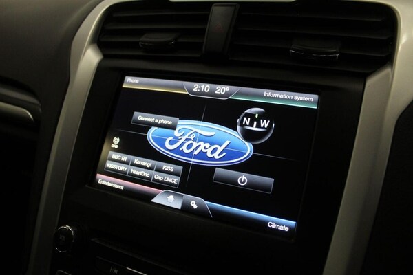 Used Ford Mondeo 2015 for sale - 76305644: Photo 32