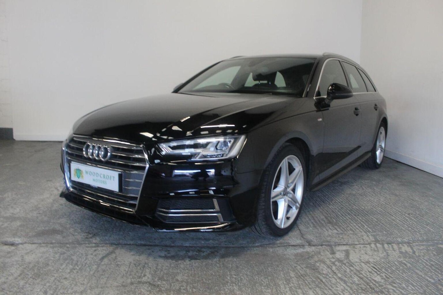 Used Audi A4 2016 for sale - 77937883: Photo 2