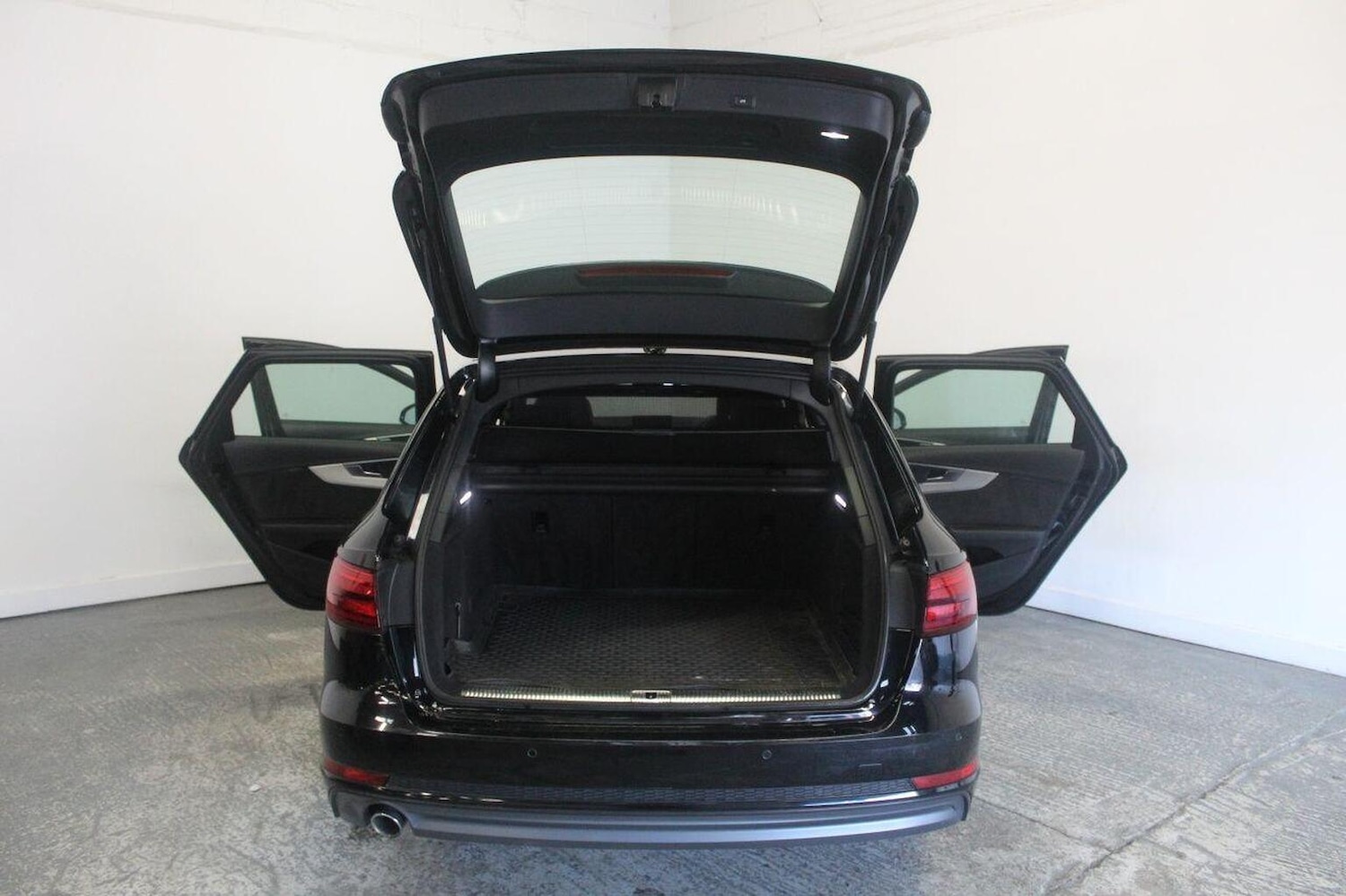 Used Audi A4 2016 for sale - 77937883: Photo 23