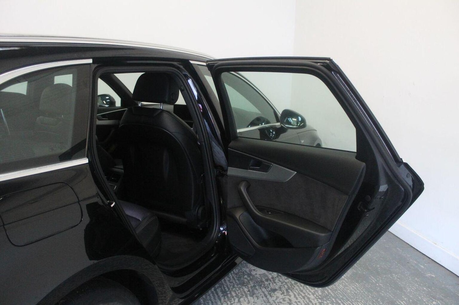 Used Audi A4 2016 for sale - 77937883: Photo 27