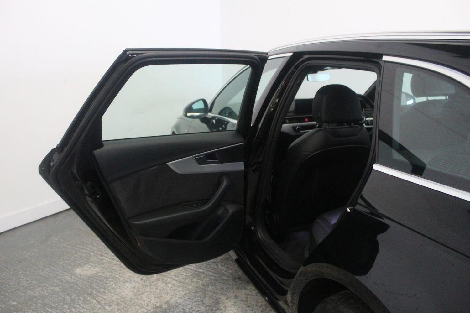 Used Audi A4 2016 for sale - 77937883: Photo 29