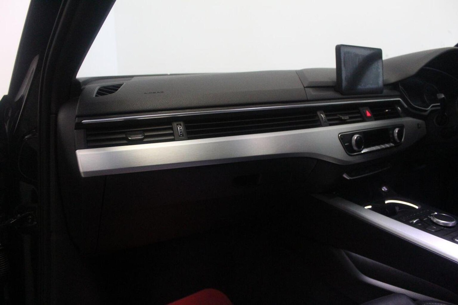 Used Audi A4 2016 for sale - 77937883: Photo 32