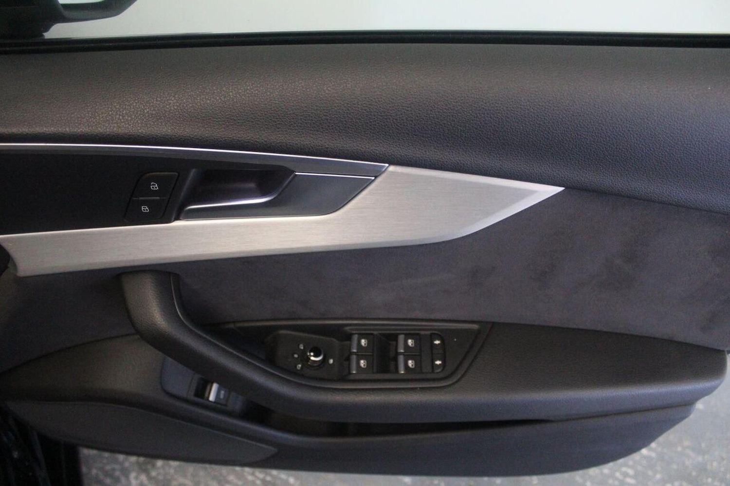 Used Audi A4 2016 for sale - 77937883: Photo 51