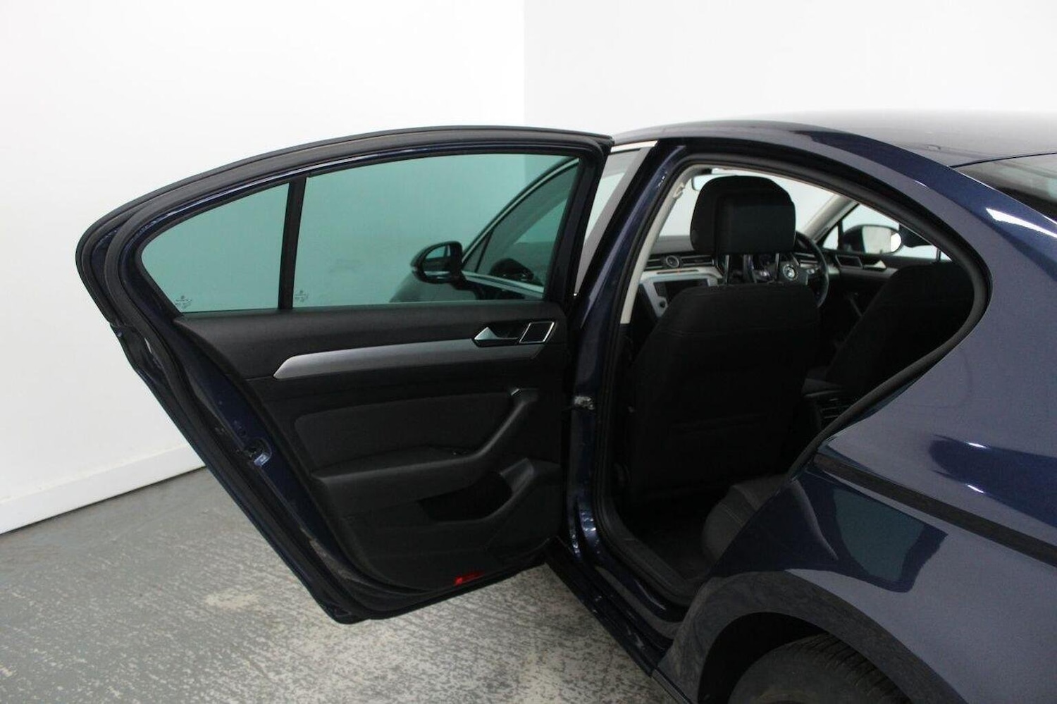 Used Volkswagen Passat 2015 for sale - 76016702: Photo 28
