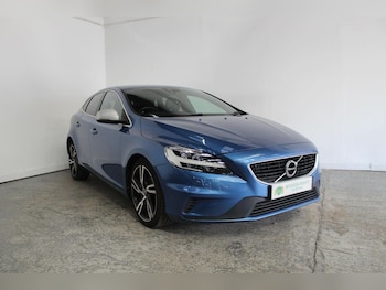 Used Volvo V40 2018 for sale - 79558248: Photo