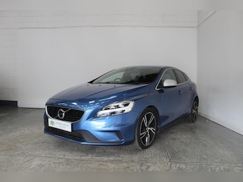 Used Volvo V40 2018 for sale - 79558248: Photo