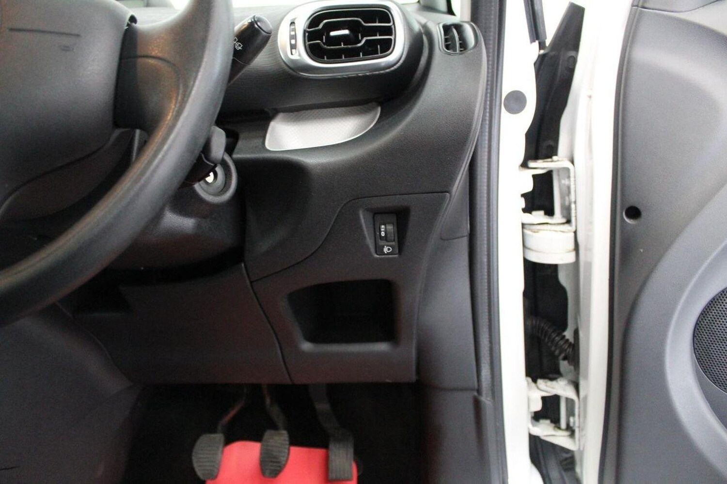 Used Citroen C3 Picasso 2015 for sale - 76246090: Photo 42