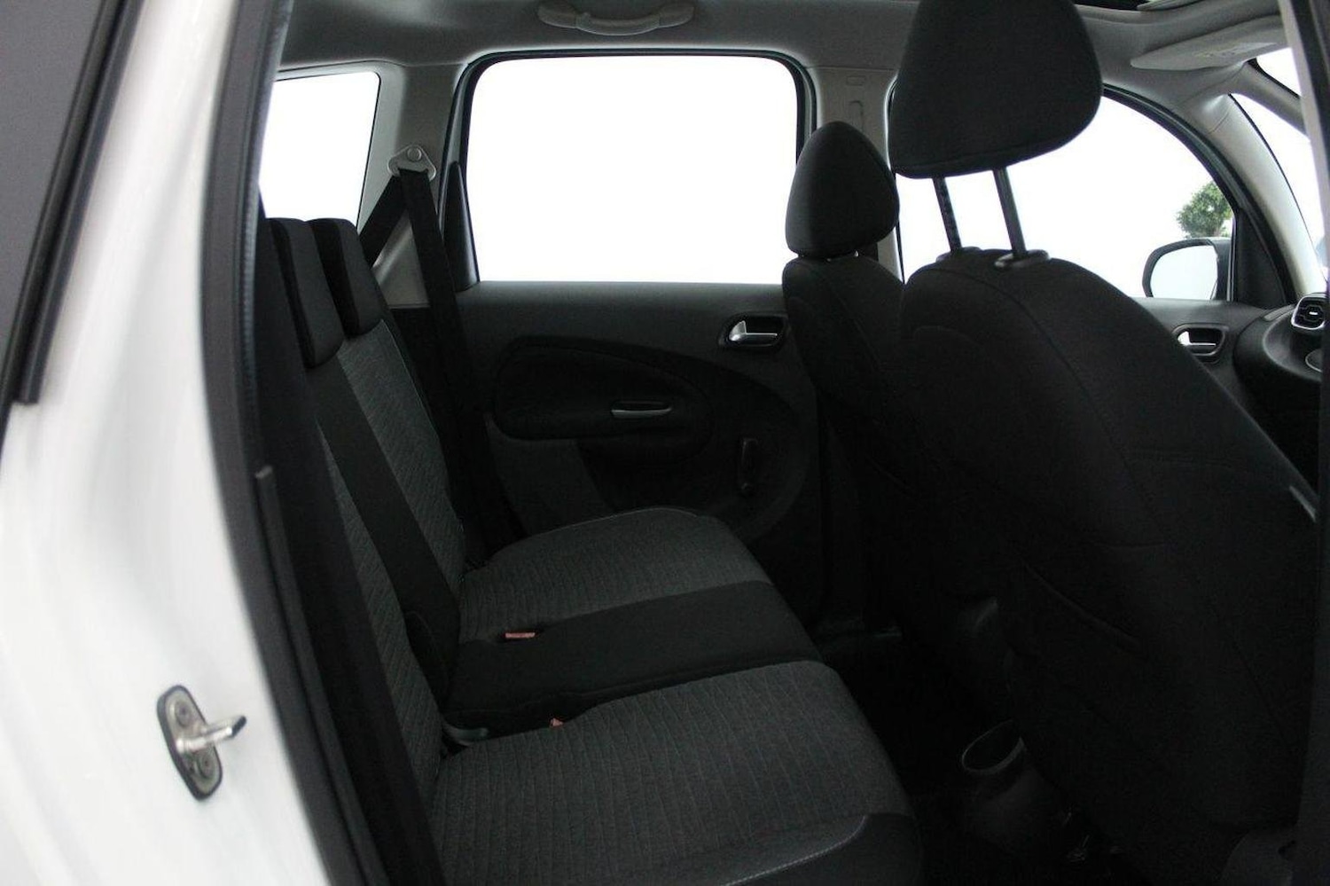 Used Citroen C3 Picasso 2015 for sale - 76246090: Photo 48