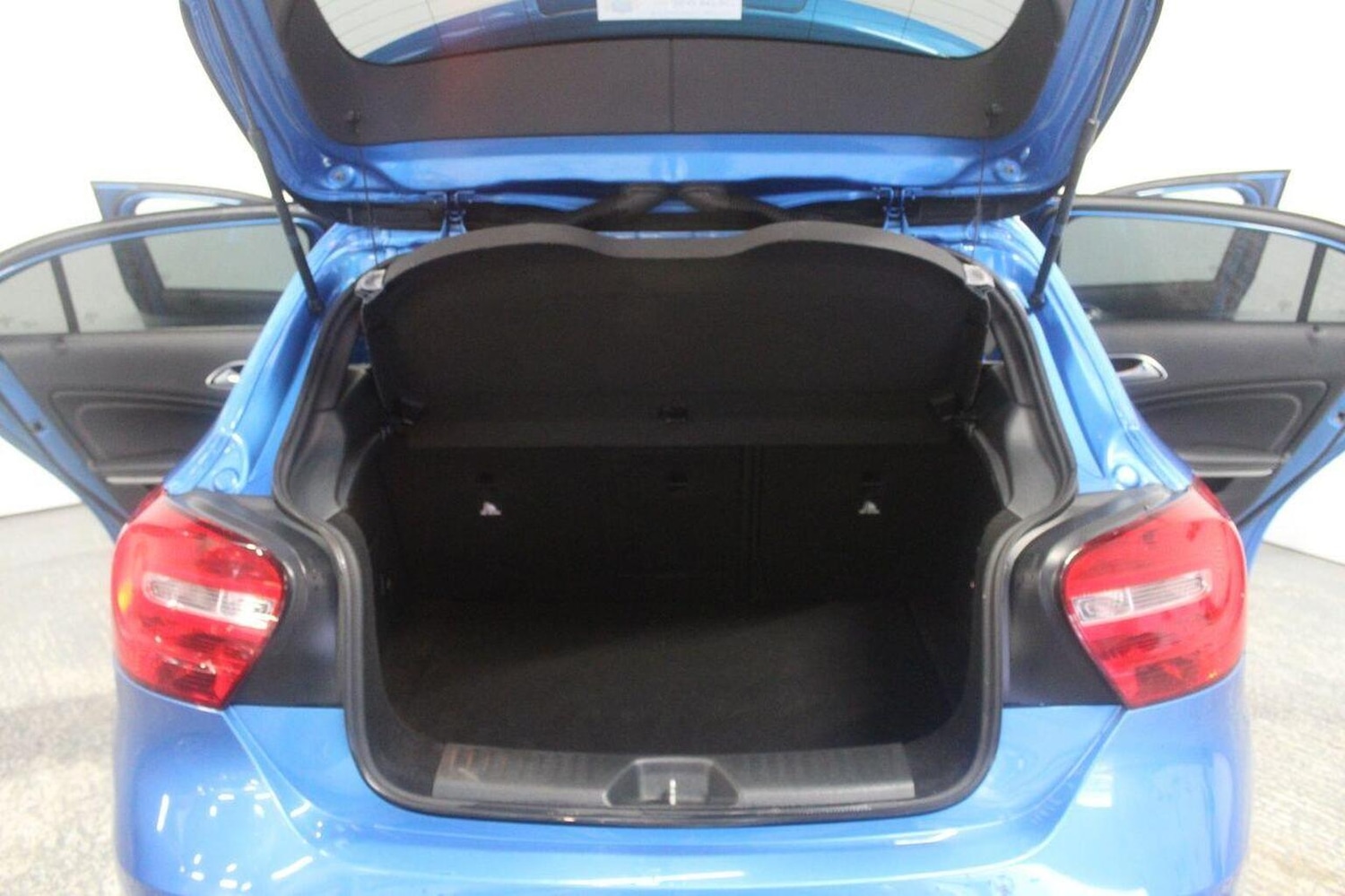 Used Mercedes-Benz A-Class 2015 for sale - 77251349: Photo 22