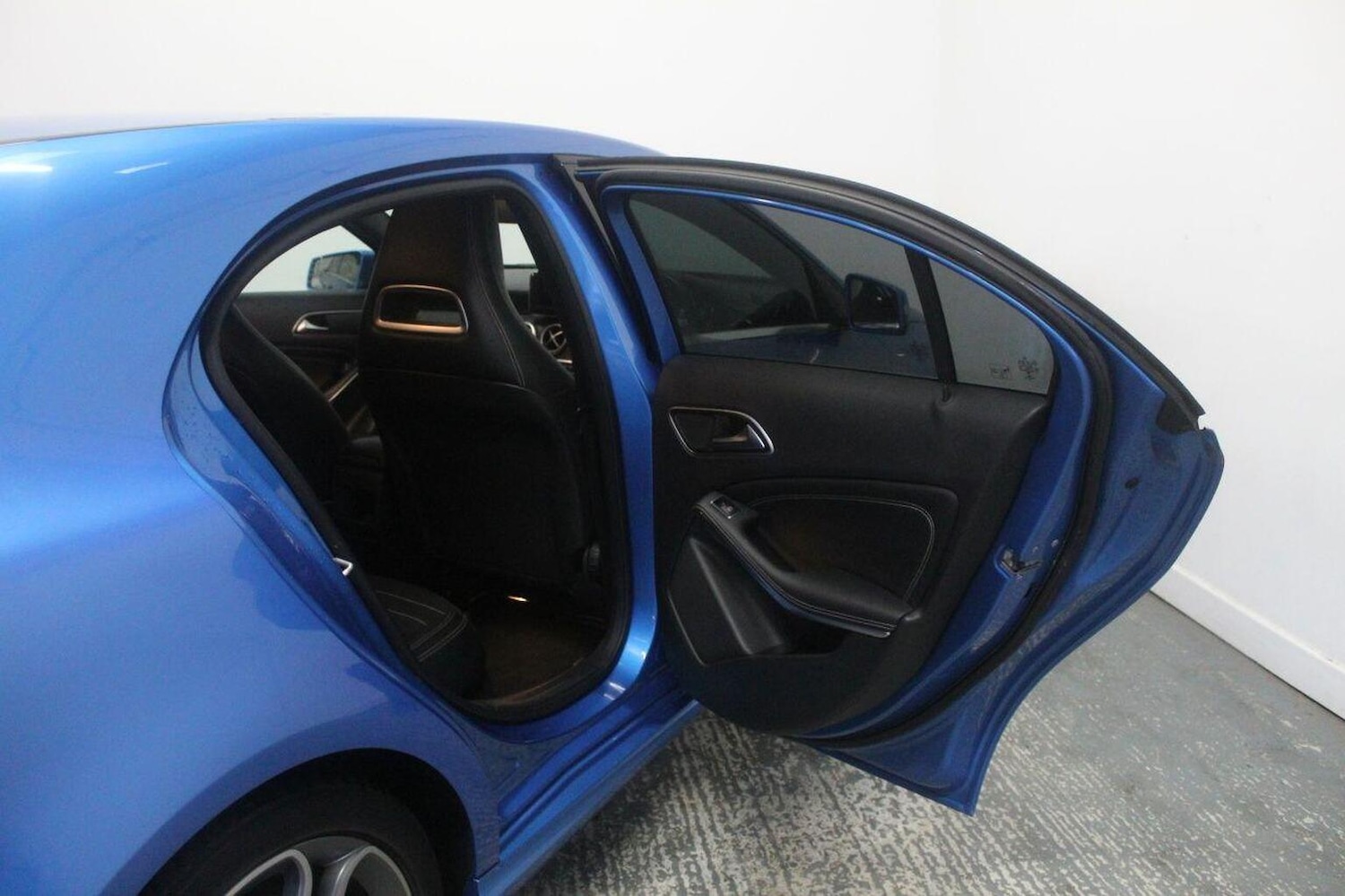 Used Mercedes-Benz A-Class 2015 for sale - 77251349: Photo 24