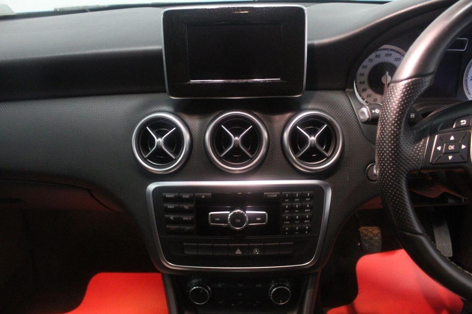 Used Mercedes-Benz A-Class 2015 for sale - 77395147: Photo 31