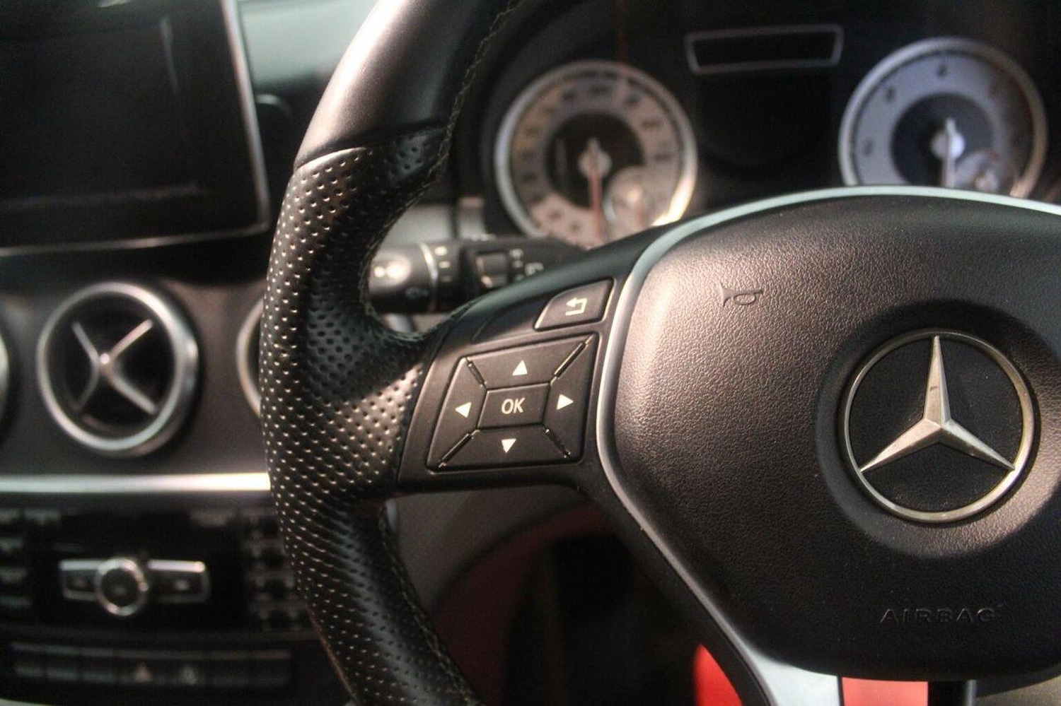 Used Mercedes-Benz A-Class 2015 for sale - 77395147: Photo 44