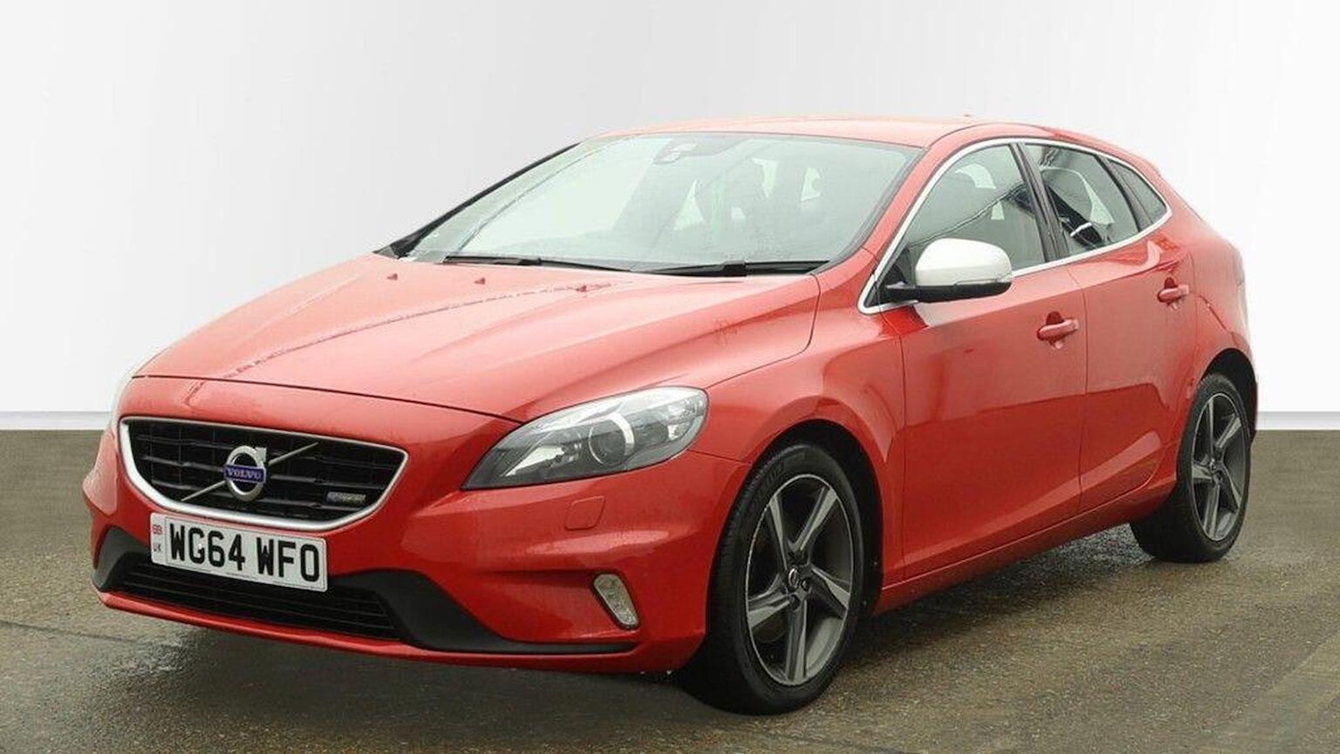 Used Volvo V40 2014 for sale - 77937819: Photo 2