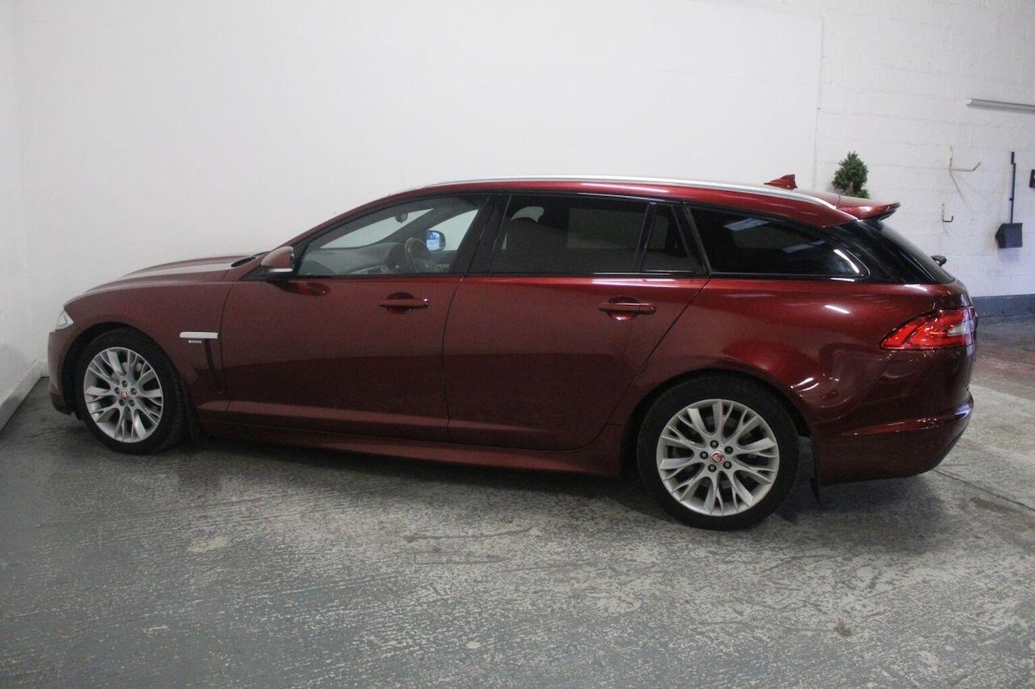 Used Jaguar XF 2014 for sale - 77937825: Photo 10