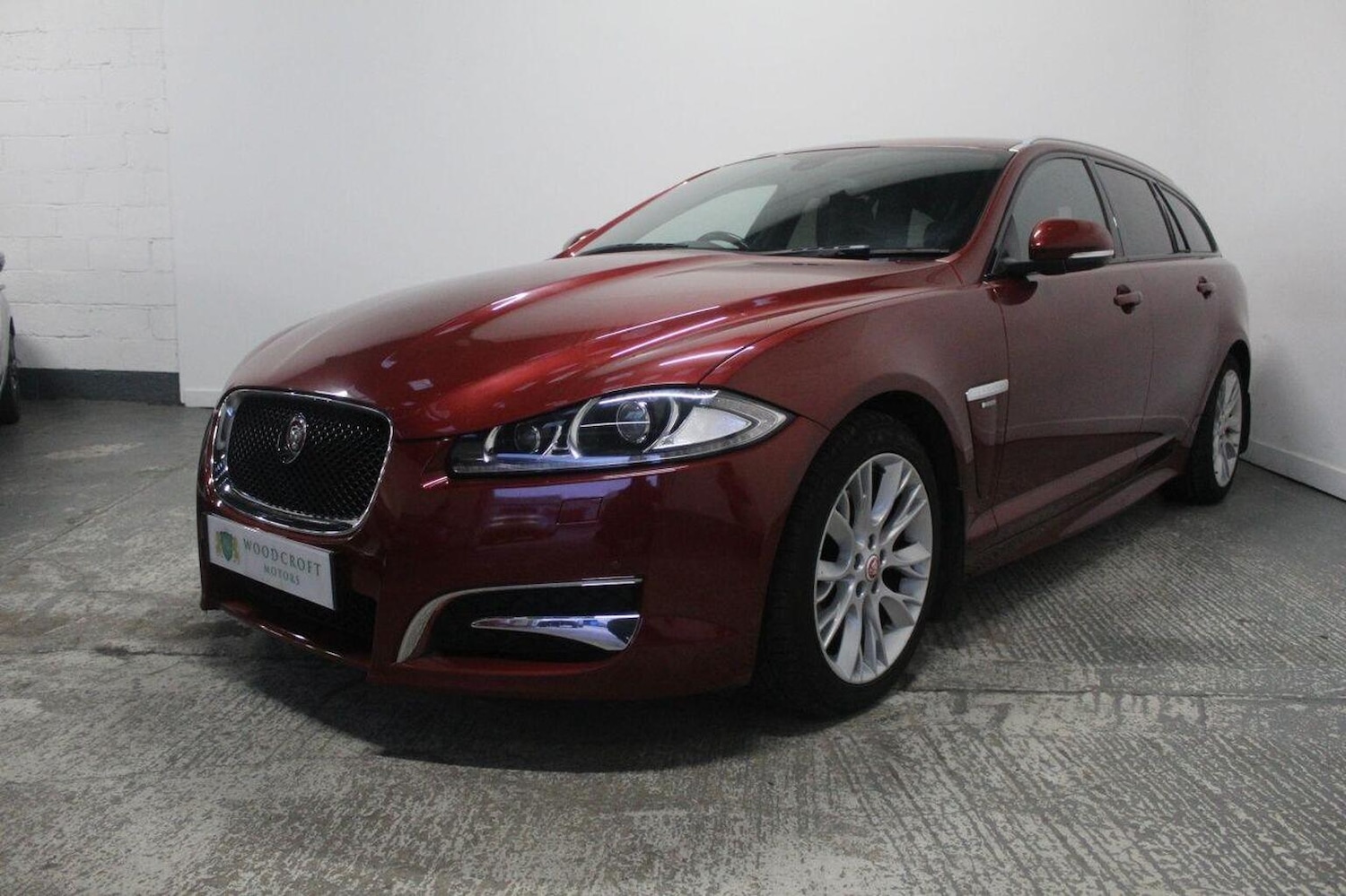 Used Jaguar XF 2014 for sale - 77937825: Photo 2