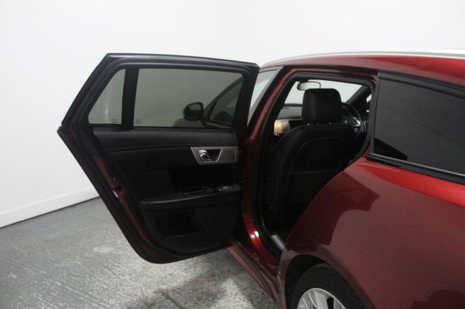 Used Jaguar XF 2014 for sale - 77937825: Photo 29