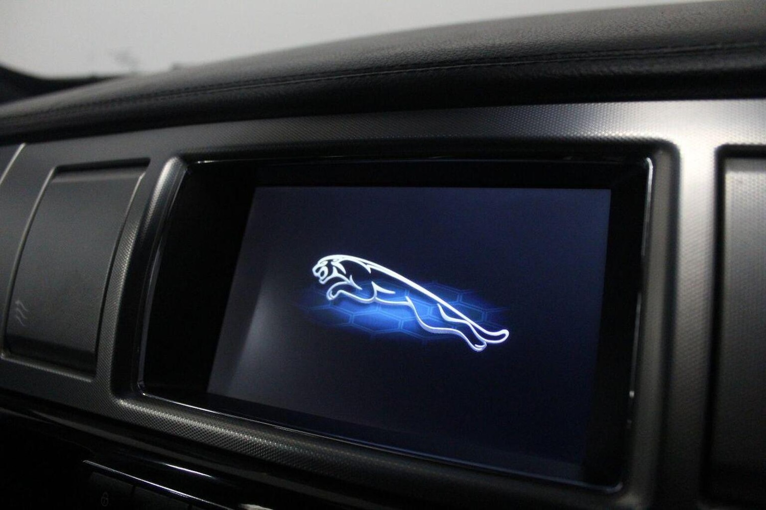 Used Jaguar XF 2014 for sale - 77937825: Photo 36