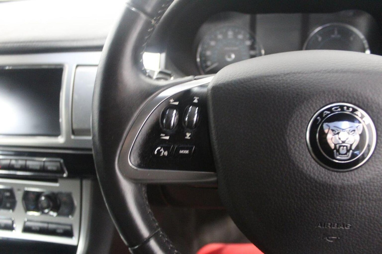 Used Jaguar XF 2014 for sale - 77937825: Photo 49