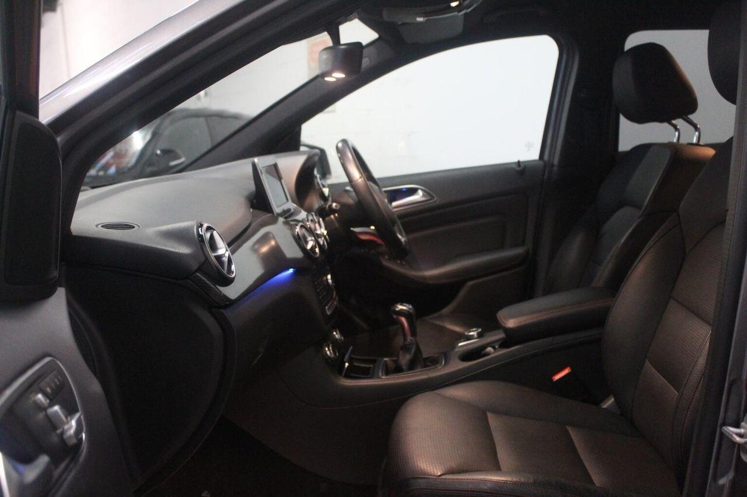 Used Mercedes-Benz B Class 2015 for sale - 77319839: Photo 43