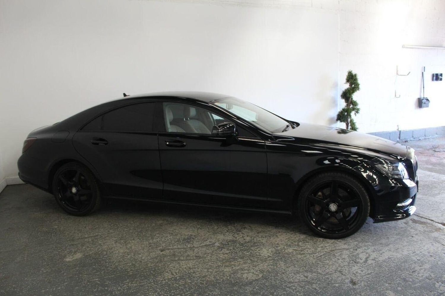Used Mercedes-Benz CLS 2013 for sale - 76041065: Photo 4