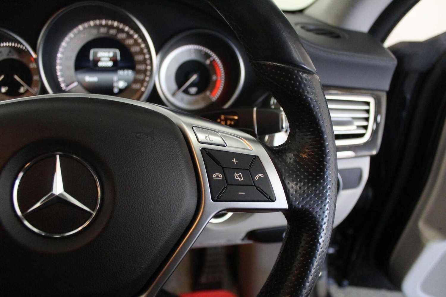 Used Mercedes-Benz CLS 2013 for sale - 76041065: Photo 44