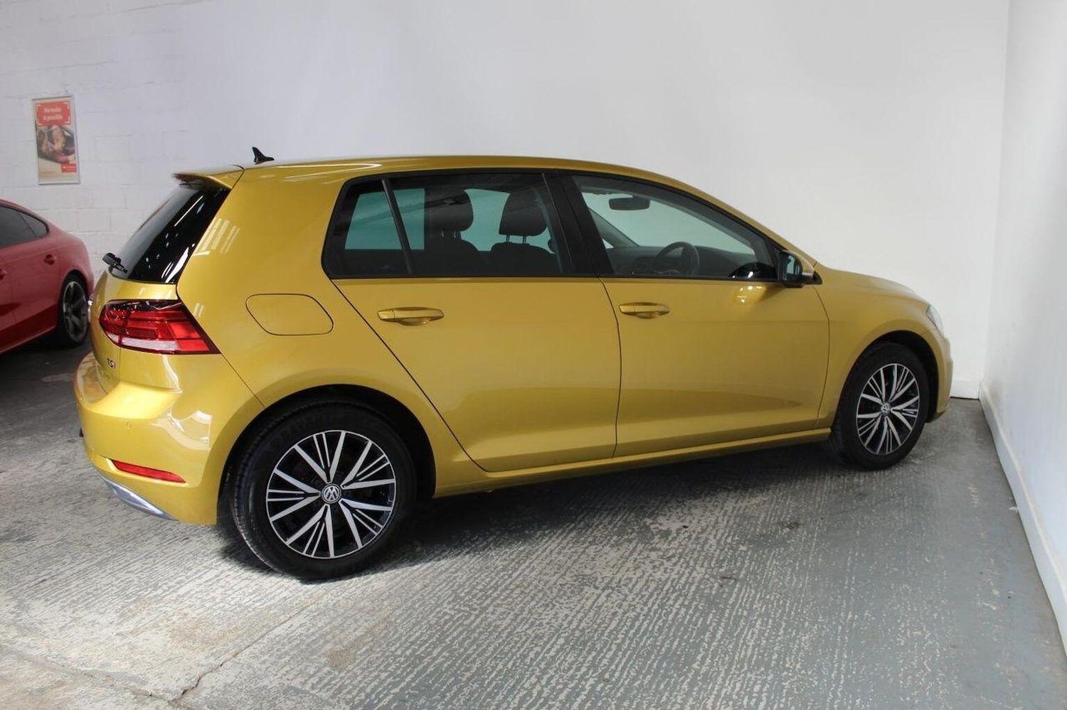 Used Volkswagen Golf 2017 for sale - 77020605: Photo 11