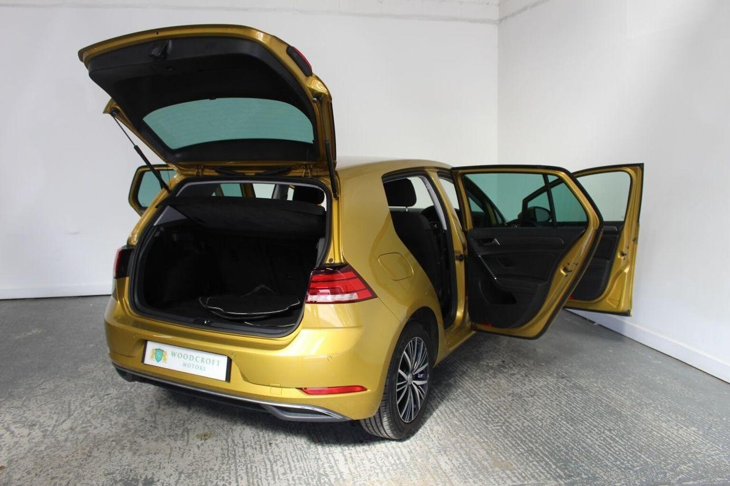 Used Volkswagen Golf 2017 for sale - 77020605: Photo 22